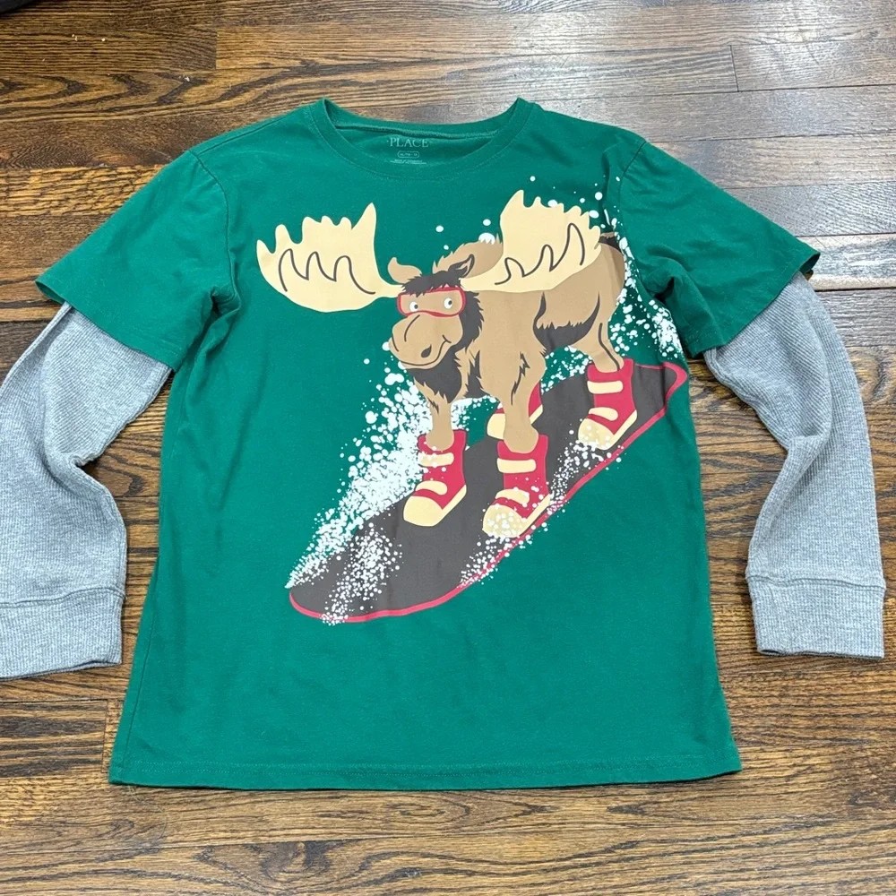 The Children’s Place long sleeve Green Moose Graphic shirt size 14